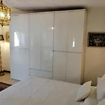 La Maisonette *